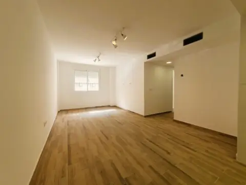 Piso en calle Santa María del Rocío, 1