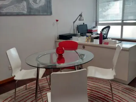 Oficina en calle del Fotógrafo Xosé Gil