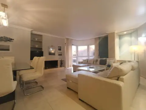 Ático en calle del Arquitecto Pérez Bellas