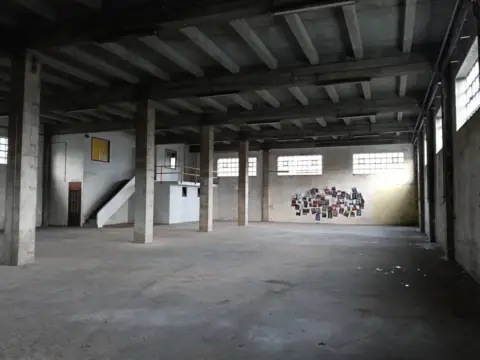 Nave industrial en calle O Igresario