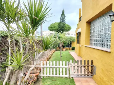 Chalet en Fuentebravia
