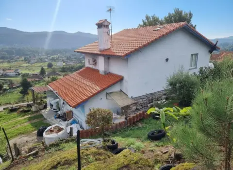 Chalet en calle Bagañeira (A)-Ribadetea in Ponteareas · Ponteareas