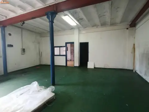 Almacén en calle 36207