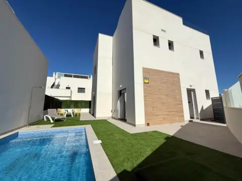 Chalet en Los Belones