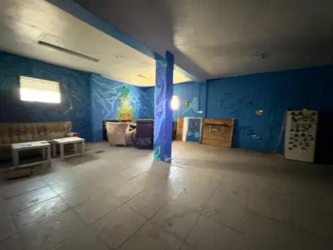 Local comercial en Media Sala