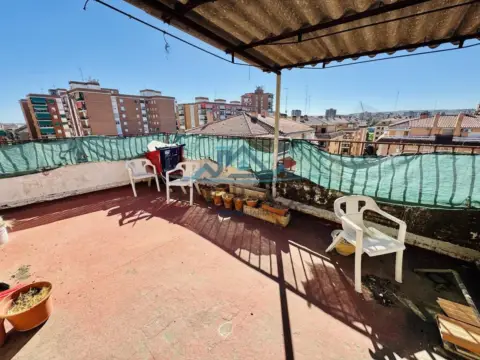 Ático en calle del Pilar, 27