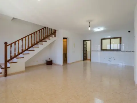 Dúplex en calle Salema, 15