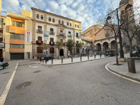 Edificio en Plaza del Mossèn Josep, 2