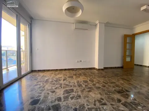 Apartamento en calle Municipio de Molinicos