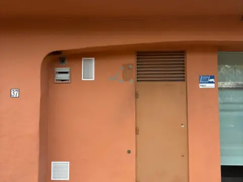 Local comercial en Avenida del Litoral