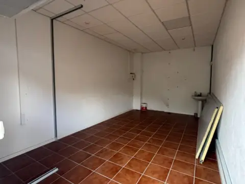 Local comercial en Avenida del Litoral