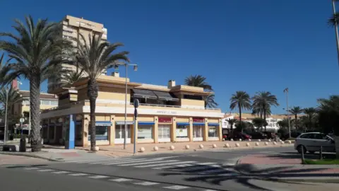 Local comercial en Plaza Bohemia Km-3