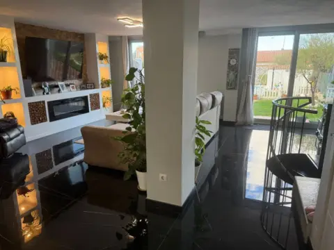 Casa adosada en calle de Hoyo de la Arena