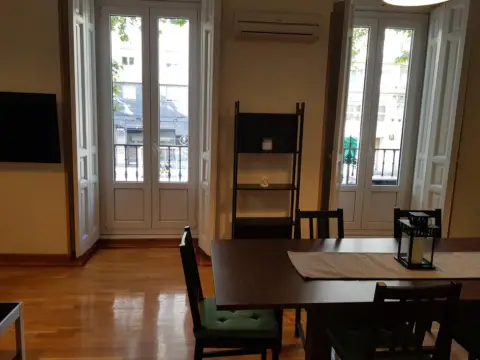 Piso en calle de Atocha, 116