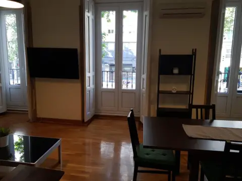 Piso en calle de Atocha, 116