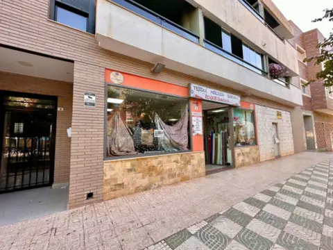 Local comercial en Carretera de los Motores