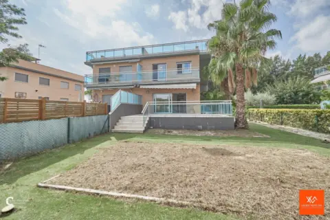 Casa adosada en La Mora