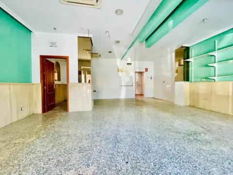Local comercial en calle de la Escritora Rosa Chacel