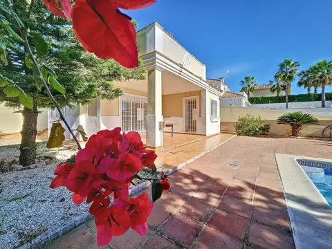 Casa en calle Miguel de Molina, 31