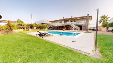 Chalet en calle Sansueña, 72