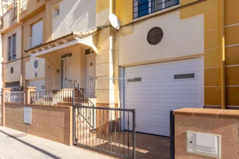 Casa adosada en calle de María Zambrano