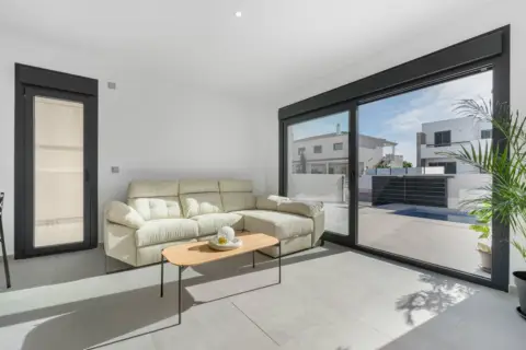 Chalet en calle Manuel de Falla, 5