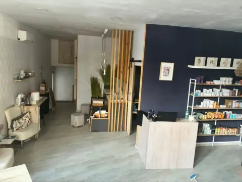 Local comercial en calle de Emilia Pardo Bazán