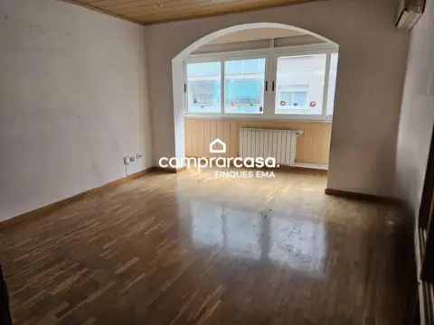 Piso en Carrer del Tres d'Abril
