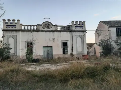 Edificio en calle Carrer de Veles E Vents, nº 2
