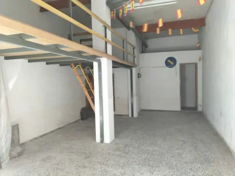 Local comercial en 03360