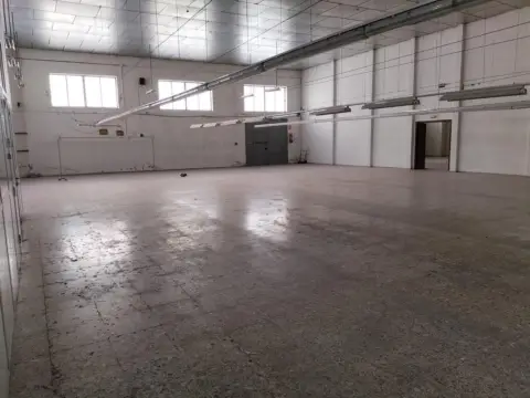 Nave industrial en Pueblo 11