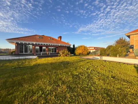 Chalet en Sancibrian (Soto de La Marina)