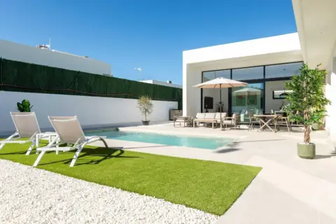 Chalet en Urbanización Coto Riñales