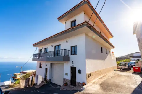 Chalet en calle del Párroco Antonio Álvarez Martell, 5