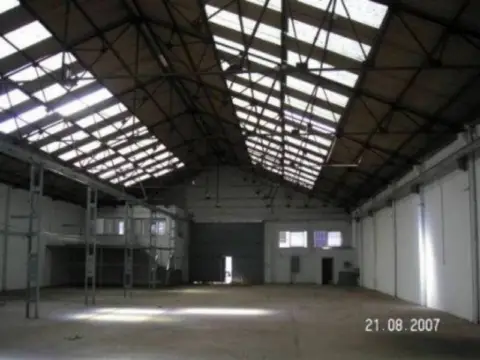 Nave industrial en Urbanizaciones