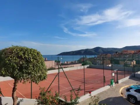 Casa adosada en San Garcia- Campo de Golf