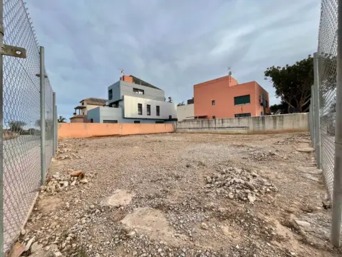 Terreno en Lledó