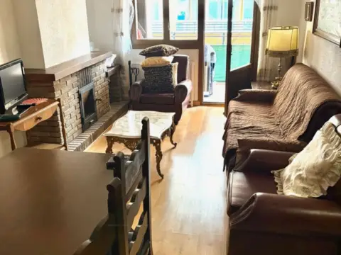 Piso en calle del Ibón de Iserias, 4