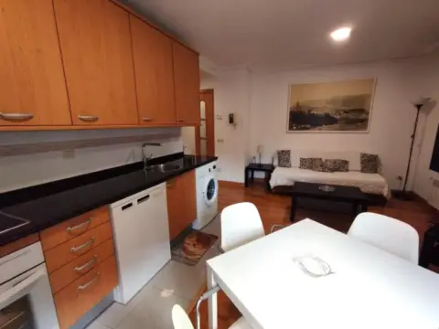 Apartamento en calle de Alfonso III 'El Magno'