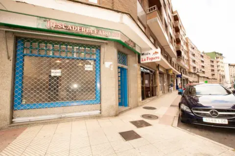 Local comercial en calle Darío Regoyos