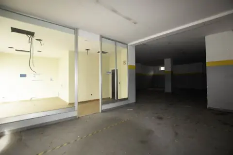 Local comercial en Avenida de Atenas