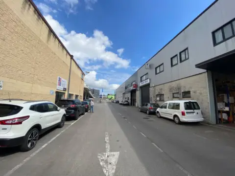 Nave industrial en calle de Sigmund Freud