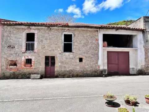 Casa pareada en calle Huergo