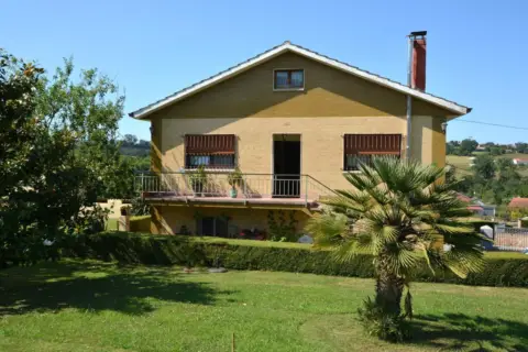 Casa en calle Nora, Villapérez
