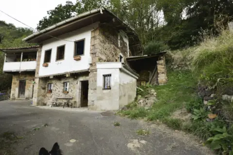 Casa en calle Castañedo Monte