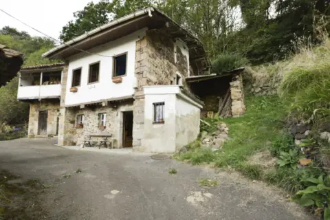 Casa en calle Castañedo Monte