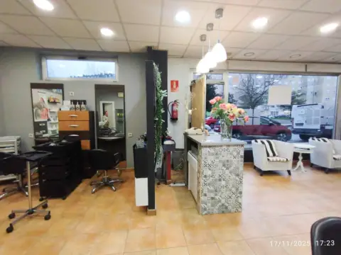 Local comercial en calle Noreña