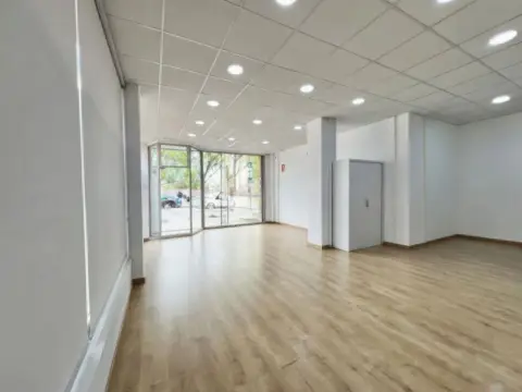 Local comercial en Carrer de Sarajevo