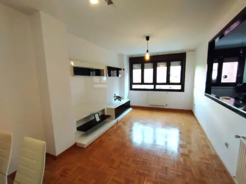 Piso en calle de la Media Legua