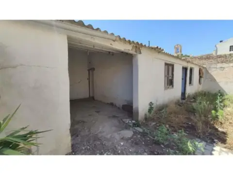 Casa adosada en calle de Sierra Nevada